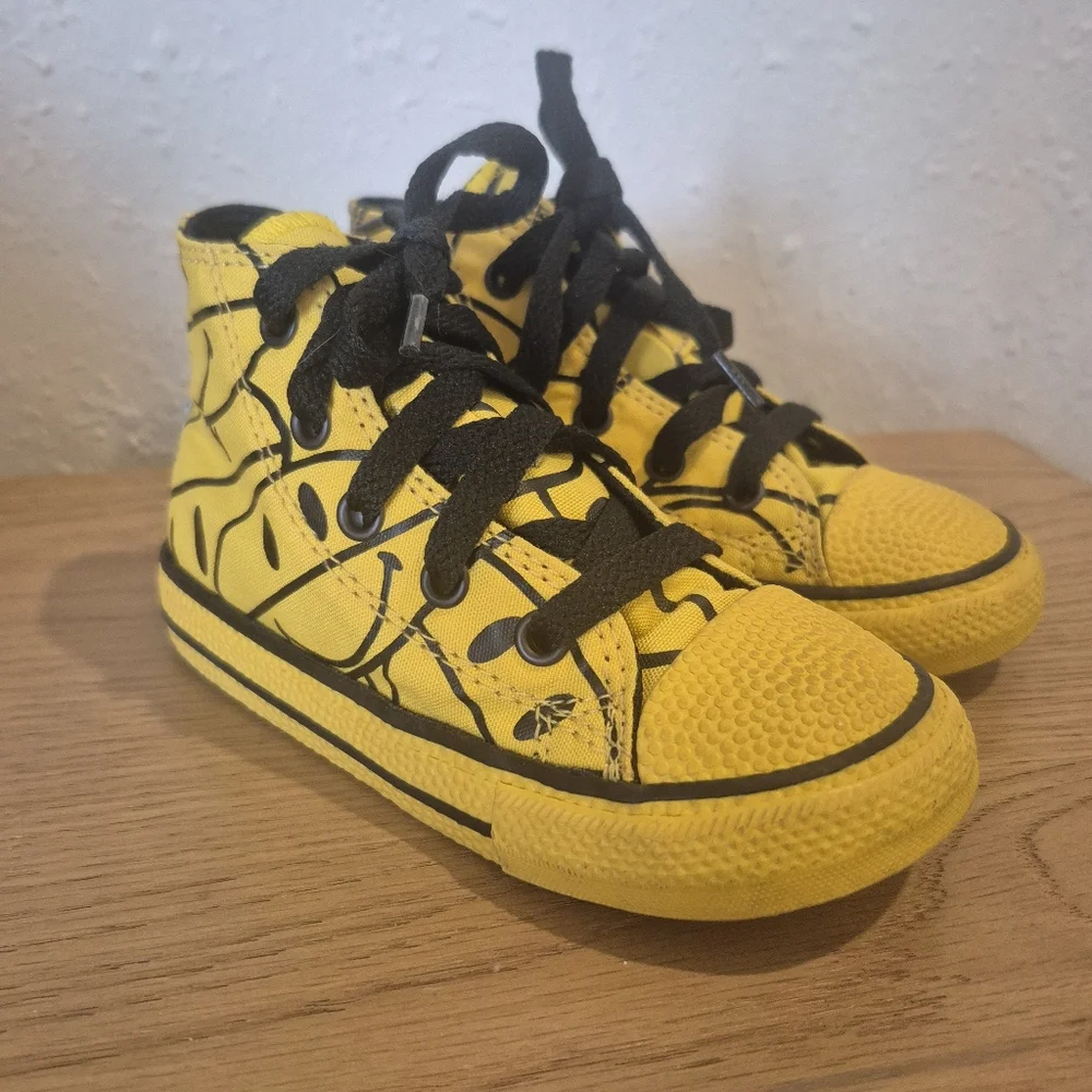Converse Toddler Infant Size 8 Yellow Smiley Face China Town Market Shoes High